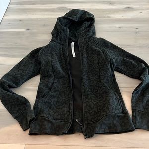 Lululemon Scuba size 6